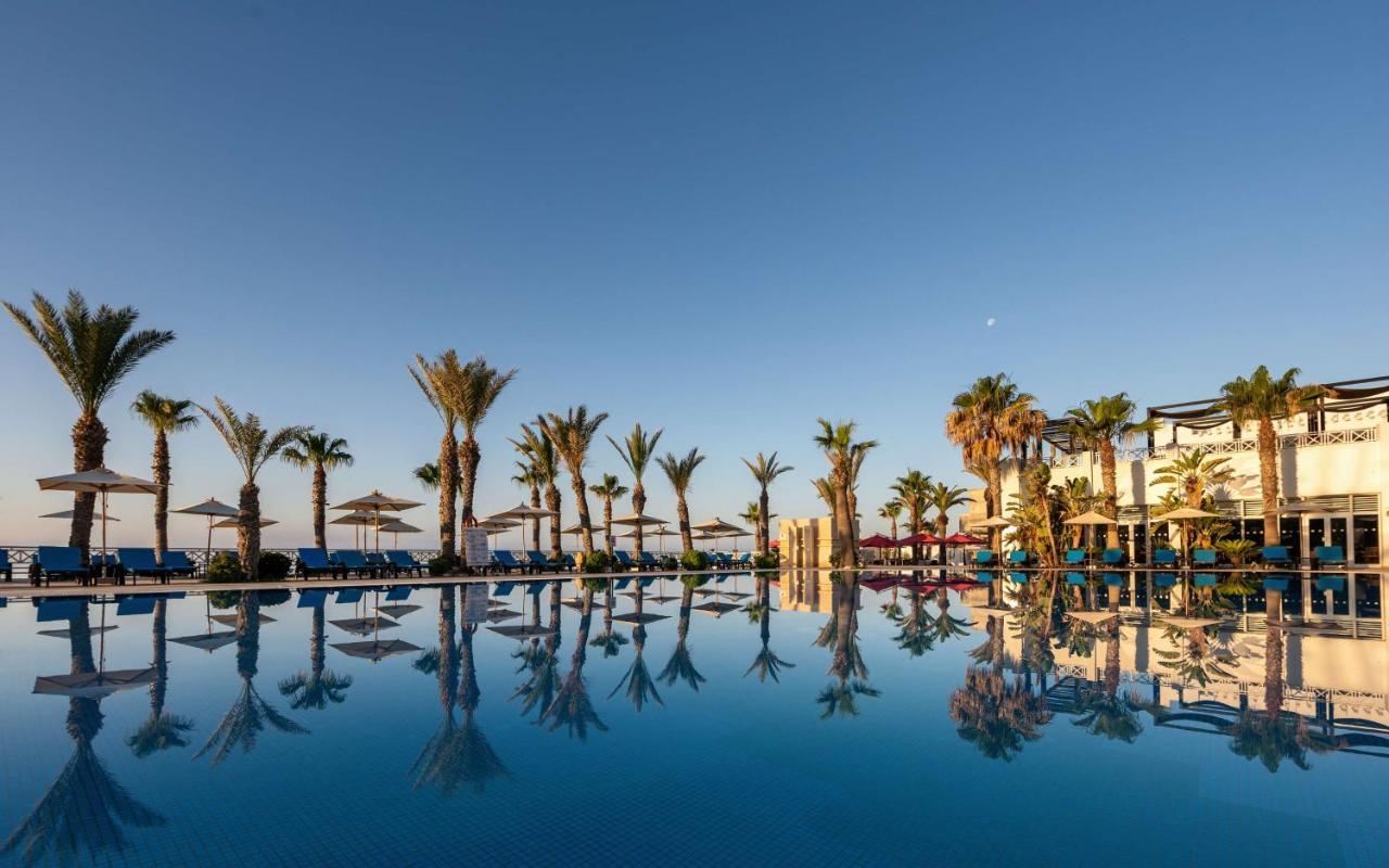 래디슨 블루 리조트 앤 탈라소 함마메트 외부 사진 The resort's main pool