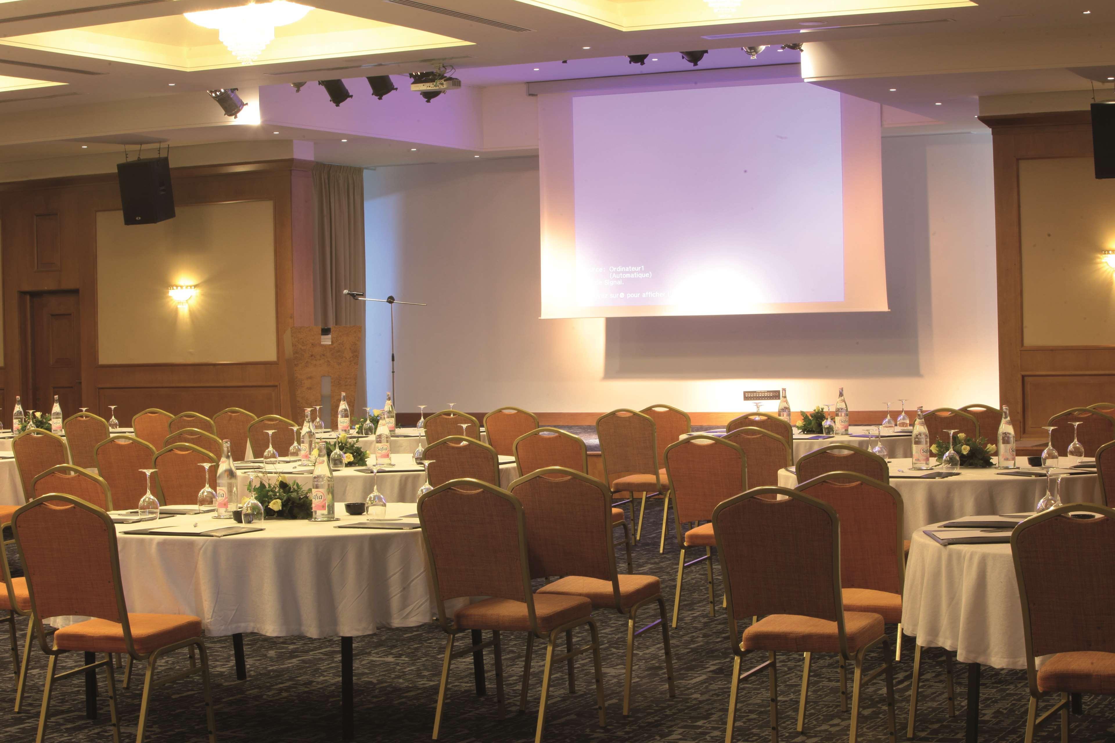 래디슨 블루 리조트 앤 탈라소 함마메트 외부 사진 The conference room