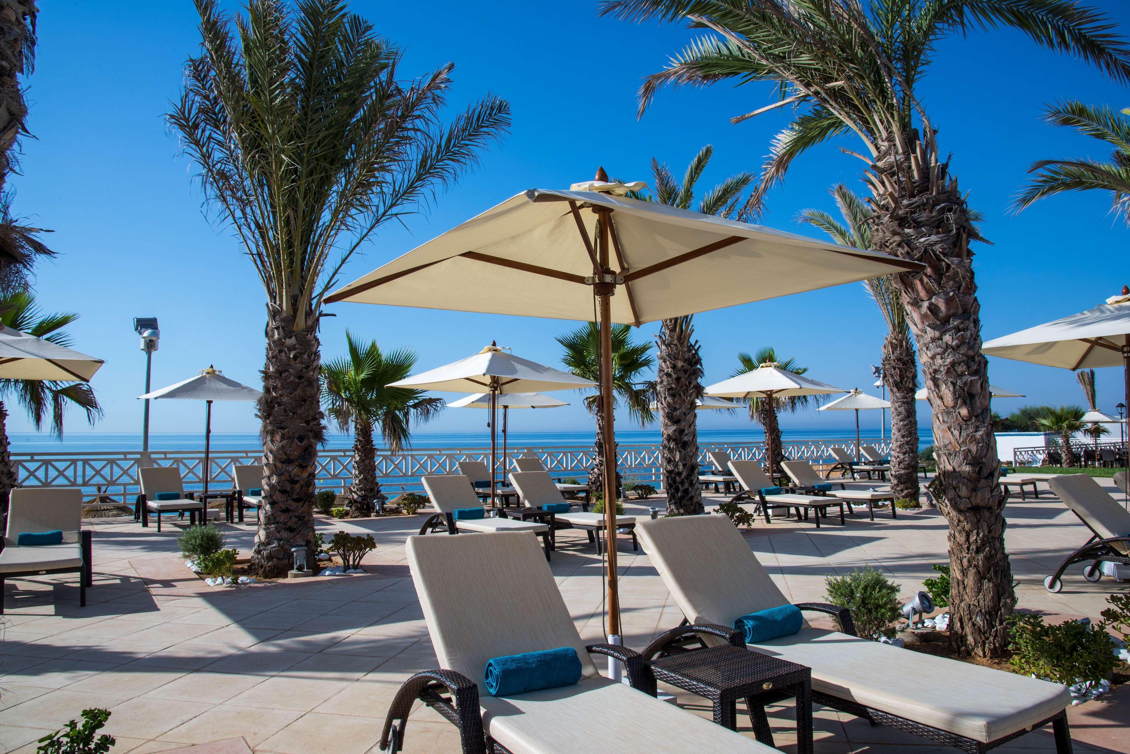 래디슨 블루 리조트 앤 탈라소 함마메트 외부 사진 The beach at the Hilton Tel Aviv